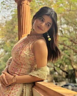 Samridhi Shukla Instagram - Baby face baddie attitude 🤓🐣💛🔥
