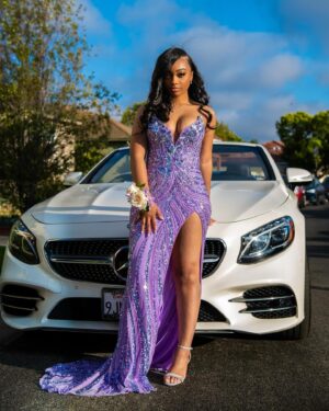 Sanai Victoria Instagram - prom dumppp💜🤗

#prom2k24 #harvardwestlake 
mua: @megdi_tedla_mua 
hair: @michellbailey 
dress: @ashleylauren