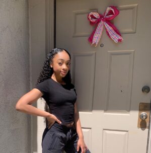 Sanai Victoria Instagram - I have accepted the #TieABowChallenge.
.
This challenge is to say thank you from the bottom of my heart to all essential workers for your selflessness, risking your lives daily for humanity during this Coronavirus crisis. You are our hero’s. .
.
I nominate @tasha4realsmith @hereisgina @thebrandonsevers @tangieambrose @jordyncuret_  @kyladrewatla @triniteestokes to place a bow on your front door or window to symbolize GLOBAL UNITY and say thank you to our essential workers.  You can use any household item to make your bow, please #stayhome and don't go out to purchase anything to do this challenge. Your bow can be any color. You have 24 hours to complete the challenge and challenge 3 or more friends to do the same. We are all in this fight together. 
#unite2fightcovid19 #thx2essentialworkers
#socialdistancingsucceeds #spreadinglove #sendingloveandlight #staysafe #staypositive #grateful #corinavirus #sanaivictoria ❤️❤️❤️❤️❤️ 🌎