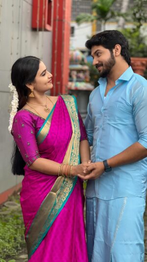 Sandra Babu Instagram - Priyamathozhi Pavithra &Aadhi🥰🌹…
#priyamanathozhi @suntv 
Video @actressdeepabaskar_official