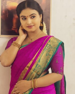 Sandra Babu Instagram - 🌸🌸🌸
Pic @__bindu_babu