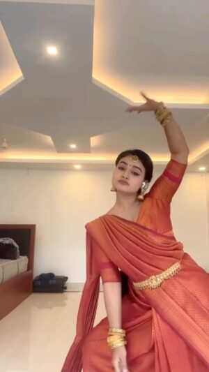 Sandra Babu Instagram - #chamakchallo #ninnishtamennishtam #shooting @suryatv