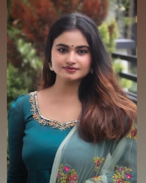 Sandra Babu Instagram - Pic @sharath._.babu
Outfit @get_enchantedclothing