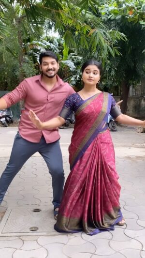 Sandra Babu Instagram - Alle alle ✨🕺💃

#priyamanathozhi #suntv #serial #spot #shooting #reels #dance #vj