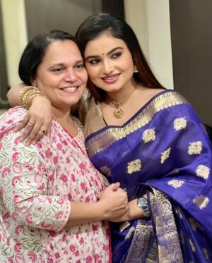Sandra Babu Instagram - Happy birthday amma❤️.. your are my love , light  and everything . I love u 🫂🫂🫂 😘😘😘.