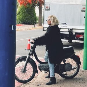 Sandra Cervera Instagram - Rodando una peli preciosa a tu lado toti @angelacervan Y @jordi_nu nos dirige con todo su amor… ❤️‍🔥🎬 Está siendo muy bonito equipo @valenciana.film