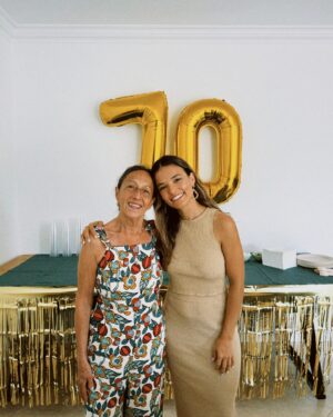 Sandra Silva Instagram - Os 70 da minha mãe, a verdadeira Maria Aurora. A minha inspiração 💜 PARABÉNS à mulher que me deu vida ✨ 

Por coincidência ou não, na semana em que faz 70 anos, sai uma entrevista nossa na @revistacristina, uma memória linda para sempre 🫶🏼