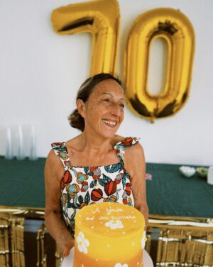 Sandra Silva Instagram - Os 70 da minha mãe, a verdadeira Maria Aurora. A minha inspiração 💜 PARABÉNS à mulher que me deu vida ✨ 

Por coincidência ou não, na semana em que faz 70 anos, sai uma entrevista nossa na @revistacristina, uma memória linda para sempre 🫶🏼
