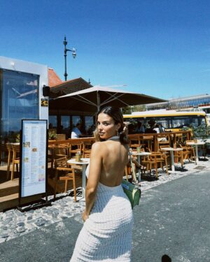 Sandra Silva Instagram - Vão dizer que só tirei fotografias de costas por estar grávida 😏 Na 3a fotografia claramente que encolhi 🤭 Fora isto tudo, foi um date tão bom @constancasb e sem novidades destas 😇