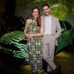 Sandra Díaz Arcas Instagram - Los eventos más guays los organiza mi @alipromesas @valytyplace 🫶🏽 Ha metido el nuevo @toyota_esp x @the2ndskinco en una selva en pleno Madrid 🌿🌿🦓 🦓 . . . 👗 @coosyofficial 💎 @fahomamadrid