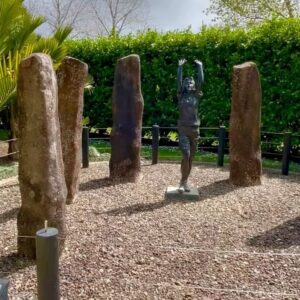 Sandy Andolong Instagram - Omaha Sculptureum Day 😊🩵