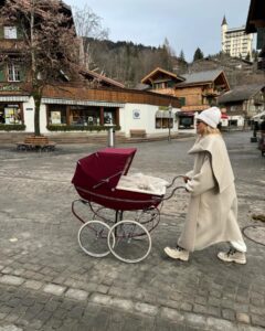 Sanela Diana Jenkins Instagram - Afternoon Stroll