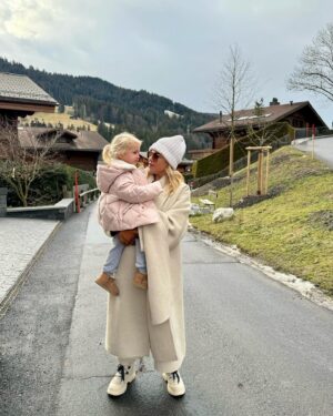 Sanela Diana Jenkins Instagram - Afternoon Stroll