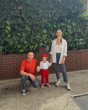 Sanem Bahçekapılı Instagram - Benim çocukların bayram… 🎈