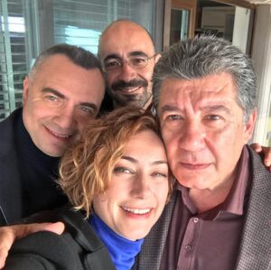 Sanem Çelik Instagram - güzel kalpler, değerli emekler... varlığınıza şükran 🙏🏻 akşama görüşürüüüz 🎬❤️ #edho