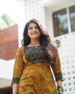 Sangeerthana Vipin Instagram - A smile is a curve that sets everything straight😊
📸 @suhail_choyi_photography 
👗 @srishty.in 

#instagram #instagood #instalike #instafashion #sangeerthanavipin