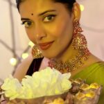 Sangeeta Krishnasamy Instagram - Lets share love and peace this season of light ❤️ Celebrating Light, Hope and Goodness Around the World. - Featuring @sangeeta_krishnasamy Makeover and styling by @brriyanjohn Saree by @thaaraz - #love #deepavali #festivaloflights #beauty #sangeetakrishnasamy #celebritymakeupartist #brriyanjohn #sareelove #saree #thaaraz #green #bollywood