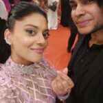 Sangeeta Krishnasamy Instagram - Late post of an event i looked forward to very much this year. Unfortunately it was also during a time when our family was going through a very difficult time preparing for the loss of our dearest grandma. We know you're among angels now and will always be looking over us. We received the Asean Spirit Award that night for our film Duan Nago Bhogo. Congratulations to our dearest director @sabriyunus & team of Producers. I was introduced to the traditional art form of Mak Yong through this film which i will be forever be intrigued & grateful for. Thank you @aiffa_official for bringing film makers from 10 countries together so we can share visions and celebrate each other's work. Makeup, hair & dress by @thebahadur08 in collaboration with @mayasilk_malaysia @ajubrani 💕