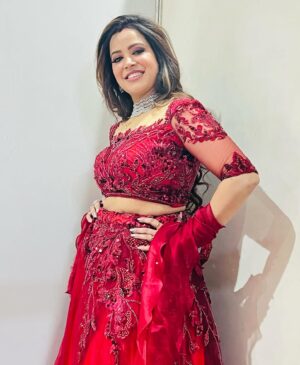 Sangeetha V Instagram - ❤️🖤❤️🖤❤️❤️🖤
Thanks for this attractive and unique costume for both of us in our favorite color from @frontiers_fashion_lounge and gorgeous jewelry from @fineshinejewels 🖤❤️