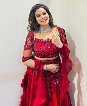 Sangeetha V Instagram - ❤️🖤❤️🖤❤️❤️🖤
Thanks for this attractive and unique costume for both of us in our favorite color from @frontiers_fashion_lounge and gorgeous jewelry from @fineshinejewels 🖤❤️