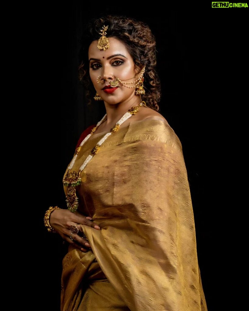 Sangeetha V Instagram - Trying out a Vintage look 😻😍 Mau : @lk_makeup_trainer Camera : @designfactoryphotography #vintagestyle #photoshoot #sangeetha #raani #retrolook #instafashion