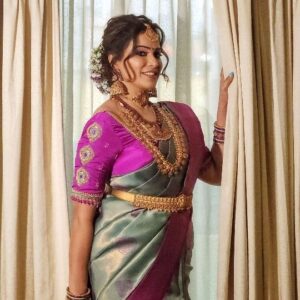 Sangeetha V Instagram - ஐயோ இந்த வெயில முடியலபா 😅😅😅😅

#photoshoot #sangeetharedinkingsley #sangeetha #bridalmakeup #comedyclub #summervibes