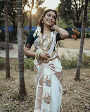 Sangeetha sai Instagram - Happy, unbothered, disciplined, glowing 🤗🤗🤗

Beautiful costume @jagasree_collections 
Dolled up @sowmisclassymakeovers 
Jewellery @gold_copy1486 
Clicks @aaa_photo_graphy_