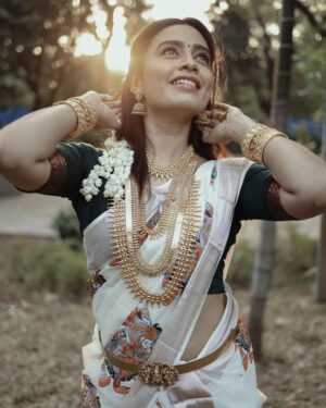 Sangeetha sai Instagram - Happy, unbothered, disciplined, glowing 🤗🤗🤗

Beautiful costume @jagasree_collections 
Dolled up @sowmisclassymakeovers 
Jewellery @gold_copy1486 
Clicks @aaa_photo_graphy_