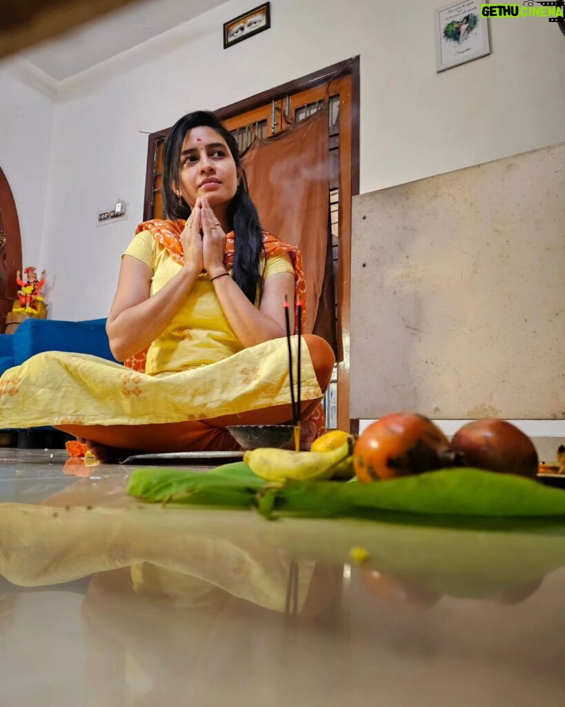 Sangeetha sai Instagram - Poojai done 🌻🌼💐🌺 #sangeetha #navratrispecial #divineguidance