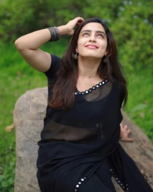 Sangeetha sai Instagram - சோலை மலர் ஒளியோ உனது
சுந்தரப்  புன்னகையோ 🖤🖤🖤

@@ashwin_sky_dancer 
@akash_av_0117