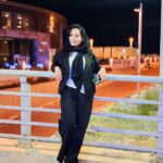 Sania Salari Instagram - پرده ی شک را برانداز از میان تا ببینی سود کردی یا زیان پروین اعتصامی (عسل دوباره عکاسی کرد) @asalmoj73