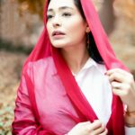 Sania Salari Instagram - مرا نه از خاک و نه از آتش مرا نه از درد و نه از دروغ مرا نه از ناروا و نه از نومیدی ...... مرا از پیروزی بی امان زندگی آفریده اند... #سید_علی_صالحی عکس @asalmoj73