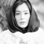 Sania Salari Instagram - در آستانه ی فصلی سرد در محفل عزای آینه‌ها و اجتماع سوگوار تجربه‌های پریده رنگ و این غروب بارور شده از دانش سکوت چگونه می‌شود به آن کسی که می‌رود اینسان صبور سنگین سرگردان فرمان ایست داد #فروغ_فرخزاد عکس @asalmoj73