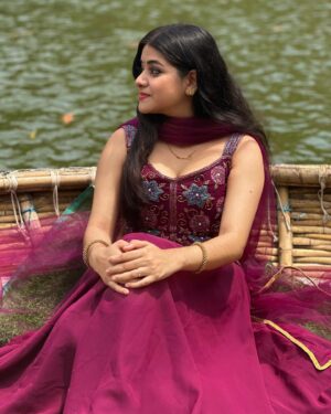 Saniya Babu Instagram - Outfit from : @fab.d.studio  Designer : @vinduja_sonu. One smile makes you beautiful 😇