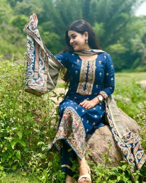 Saniya Babu Instagram - Outfit : @florals_womens_hub ❤️we should live for peace and happiness