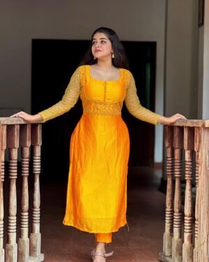 Saniya Babu Instagram - Costume : @ley_boutique_ 🧡  HOW LOVELY YELLOW IS.🧡