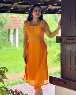 Saniya Babu Instagram - Costume : @ley_boutique_ 🧡  HOW LOVELY YELLOW IS.🧡
