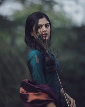 Sanjana Krishnamoorthy Instagram - 🦚
@vastara_thelabel 
@thatmadraskaran 
@noormakeup_mehndi