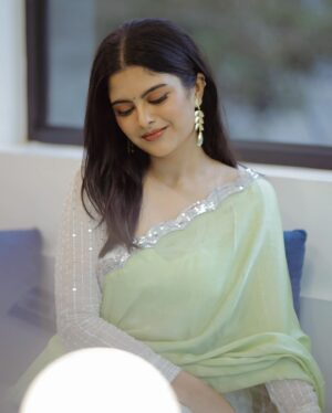 Sanjana Krishnamoorthy Instagram - 🕊️ @labelmana @deekshitanikkam @thatmadraskaran @noormakeup_mehndi
Location courtesy @tagercafe