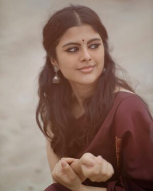 Sanjana Krishnamoorthy Instagram - 🏹 @swarnasaris @thatmadraskaran @noormakeup_mehndi
