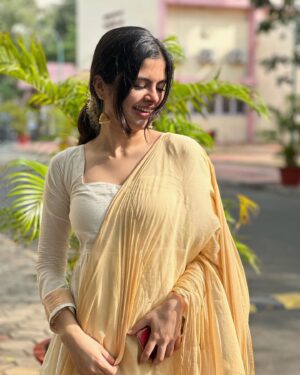 Sanjana Krishnamoorthy Instagram - This glow is from within ☀️