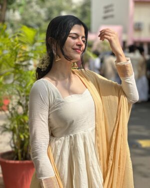 Sanjana Krishnamoorthy Instagram - This glow is from within ☀️