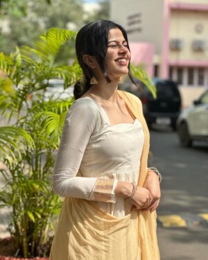 Sanjana Krishnamoorthy Instagram - This glow is from within ☀️