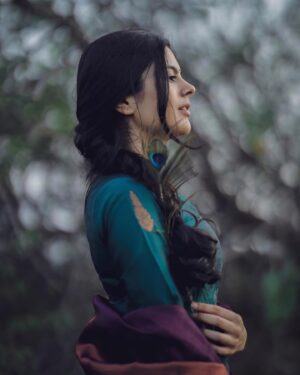 Sanjana Krishnamoorthy Instagram - 🦚
@vastara_thelabel 
@thatmadraskaran 
@noormakeup_mehndi