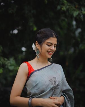 Sanjana Krishnamoorthy Instagram - Wearing @rajmahal_official 🪷
.
@thatmadraskaran