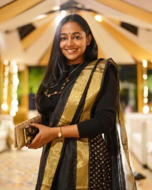 Santhy Balachandran Instagram - That one time I got dressed up in 2022 🤓

📷: @lightsoncreations