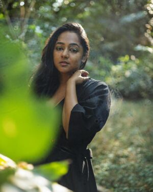 Santhy Balachandran Instagram - 🍀 

Photographs by @sajnasivan