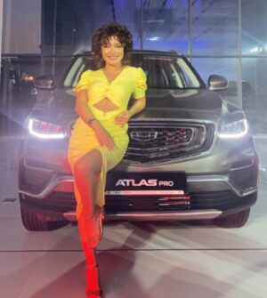 Sanura Jafarova Instagram - Yeni aile uzvunuz🤩@geely_azerbaijan