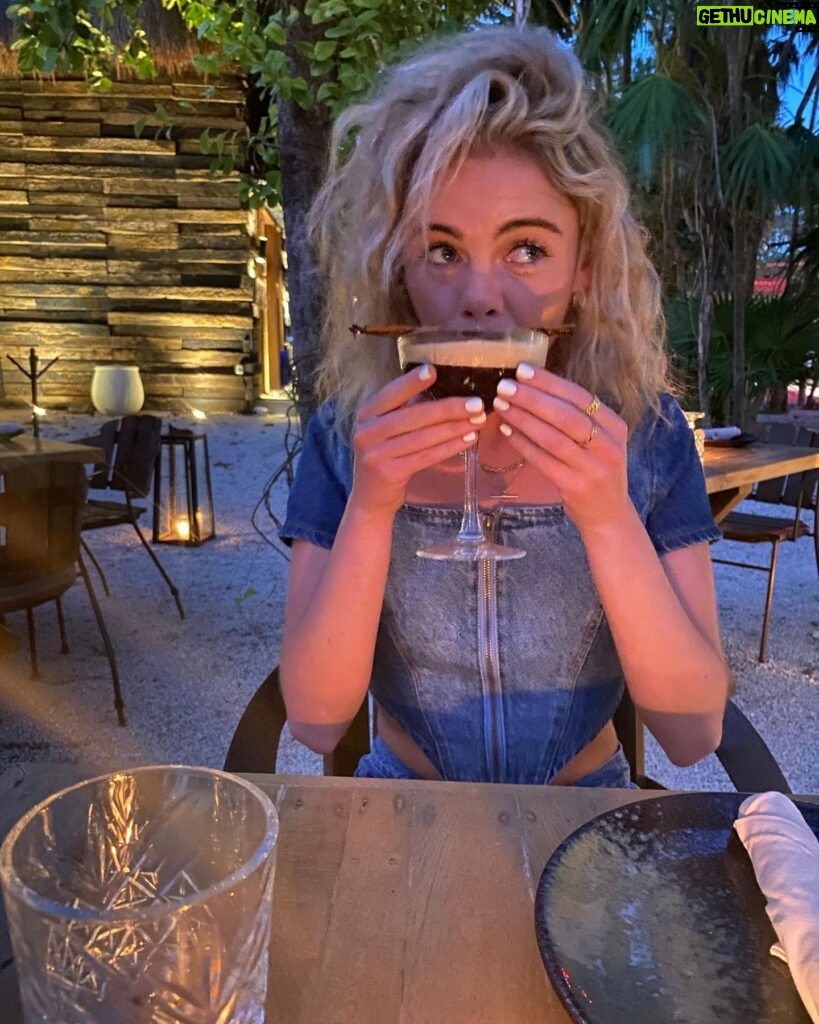 Saoirse-Monica Jackson Instagram - OH DOWN IN MEXICO 🇲🇽 💜