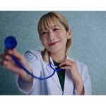 Saori Instagram - デビュー12周年で 保健室の先生になりました。 人生いろいろあるな。 壊してみせろよそのBadHabit❣️ #sekainoowari #habit